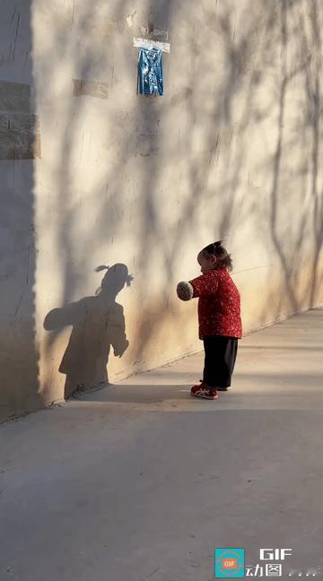 女人一定要生个孩子，不是为了传宗接代，是为了这两种人生女人，一定要生个孩子