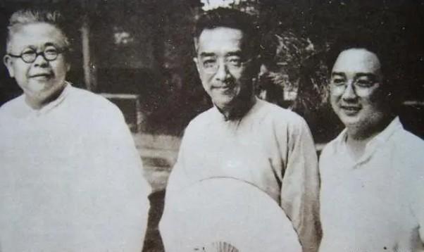 1952年，金岳霖站在高台上弯腰忏悔，他这样说道：我从前是对不起人民的人，是有罪