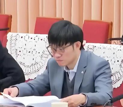 中国可能马上就要诞生第二个让美国忌惮的“任正非”了，梁文锋，现在估计成了每个硅谷
