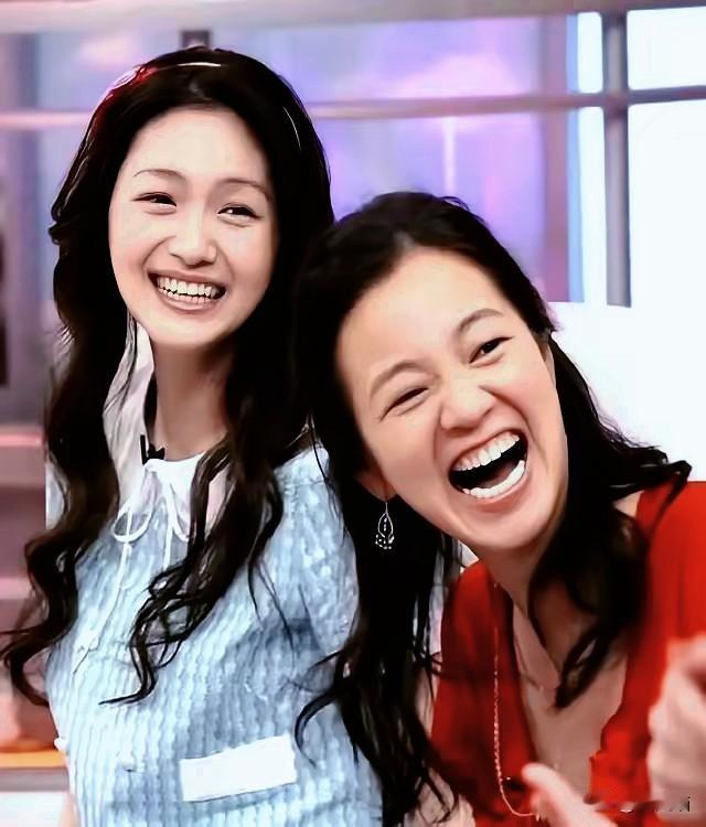 这次，阿雅是真的说到人心坎里了。面对小S分送的骨灰项链，她没跟着晒，只淡淡一