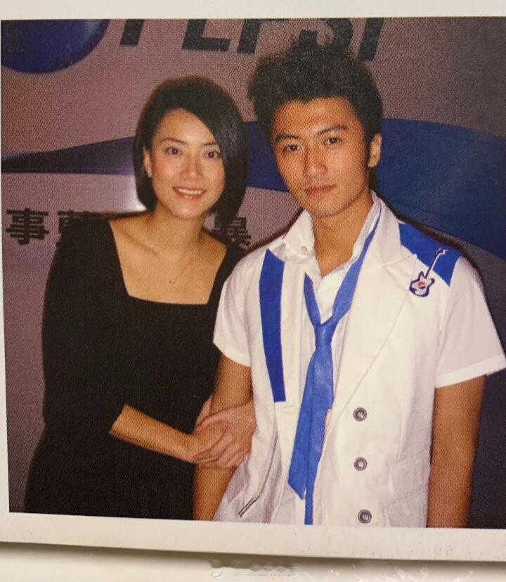 谢霆锋背后的她，眼光太毒了！​​​