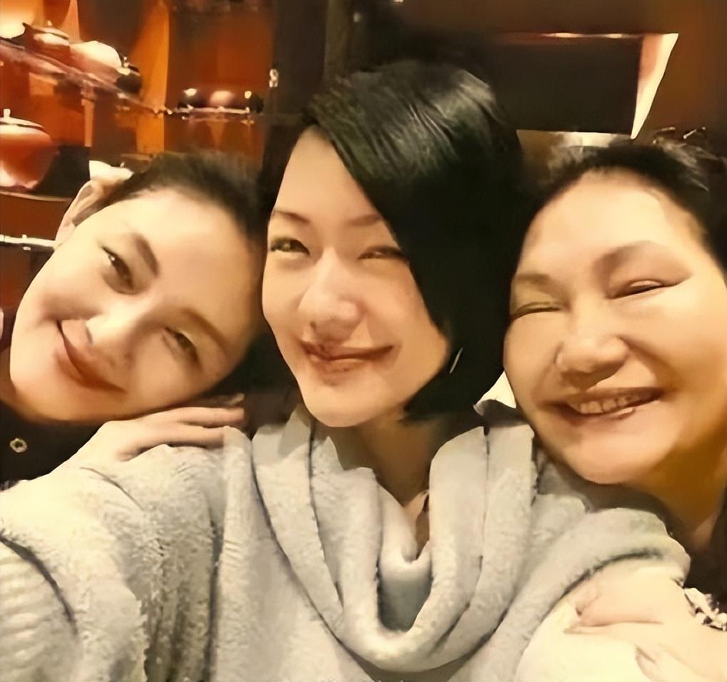 大S妈妈70多岁的人了，有点小毛病很正常！ 自己的宝贝女儿病那么重，不在