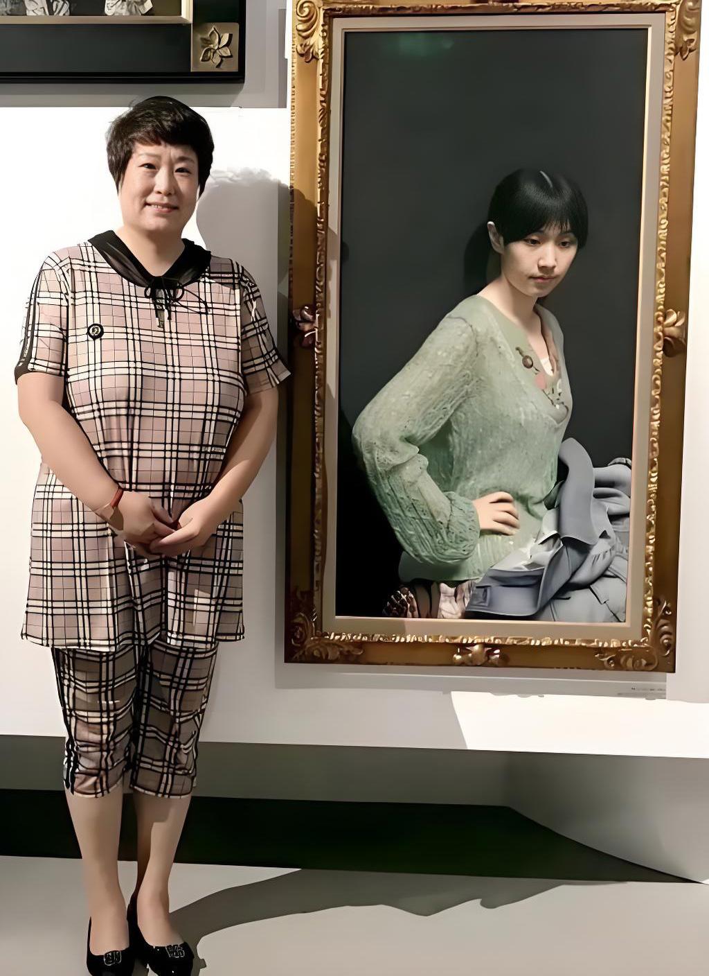 这幅油画相信不少人都见过，这是著名画家冷军的得意之作，在网上广为流传。如今站在油