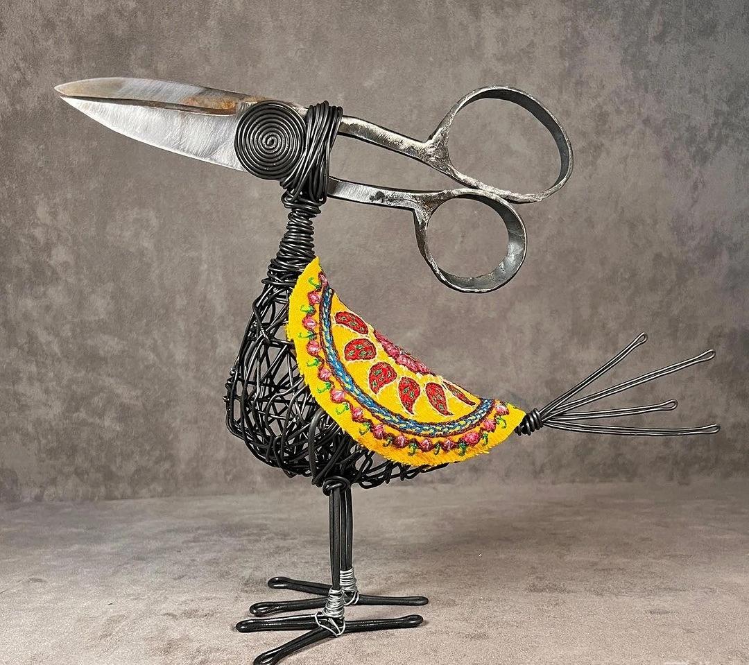 谁懂啊！这老物件我瞅着脑壳疼家人们！我发现个玩意儿，瞅着老稀罕了！硬邦邦的