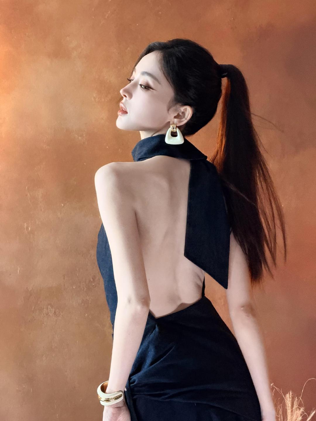#古力娜扎高马尾造型#全世界最适合高马尾造型的女人来了！论这个面部折叠度和高马尾的适配度~每当眼睛累