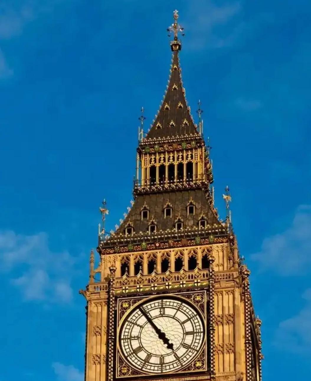 网上都在传孙俪全家搬到了英国，听说在英国买了房子，两个小孩在当地顶尖的学校读书，