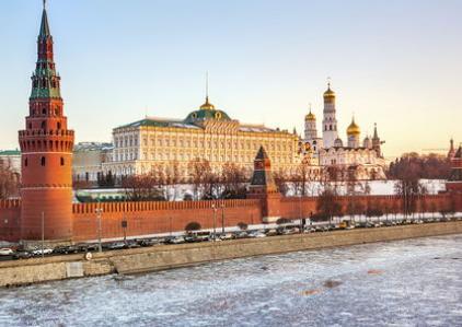 俄罗斯为什么宁愿死磕欧洲，也不愿开发远东地区？说白了，俄罗斯人虽然身子跨在欧亚