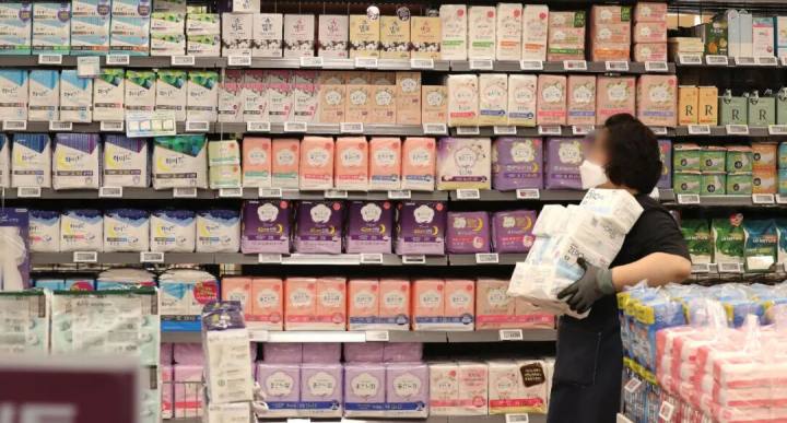 韩国女性因卫生巾太贵改用纸尿裤