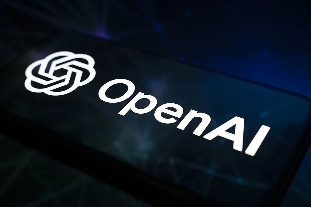 接连发生失控事件, OpenAI再次暂停其最先进模型训练