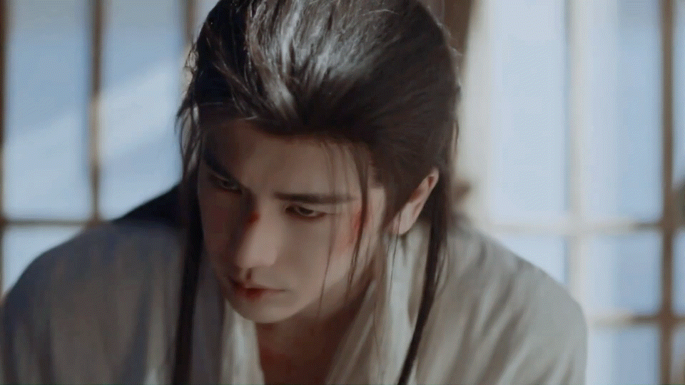 张凌赫解读演员天赋张凌赫说每个角色都会让自己成长，演戏是长期学习的过程，态度真诚