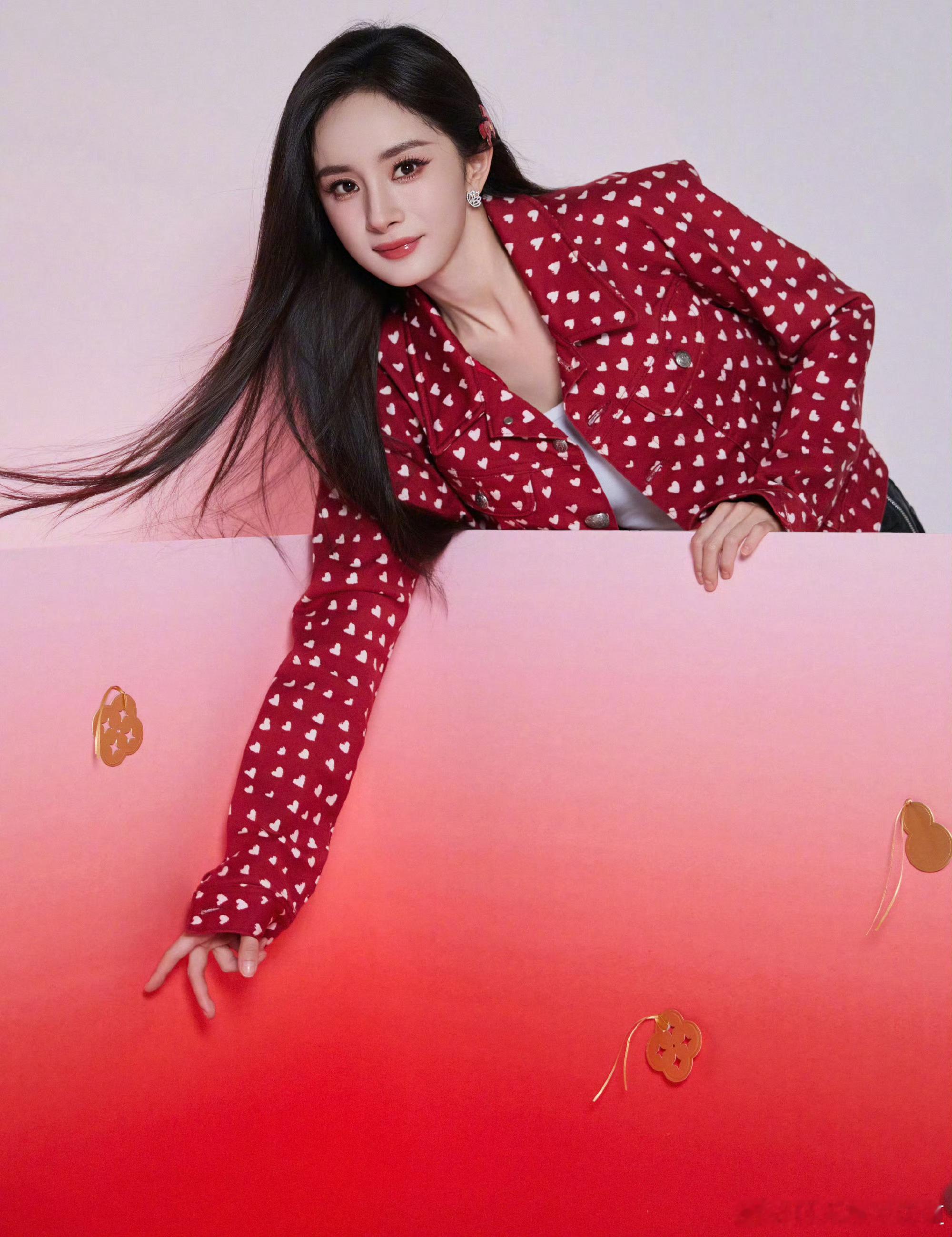 早上好，来看肤白貌美大长腿的长红女王杨幂。杨幂