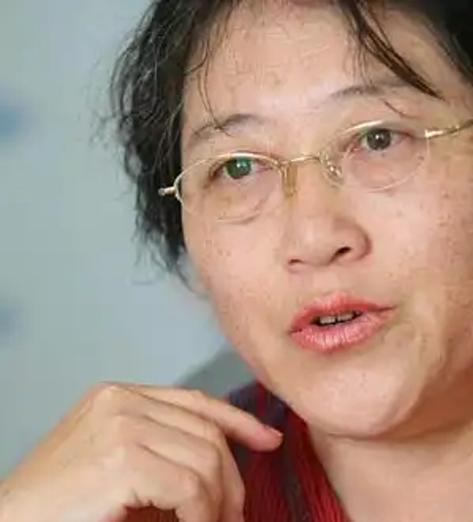 一位两性情感大师曾说过：“最脏的女人，只要有人压在她身上，你曾经对她再怎么掏心