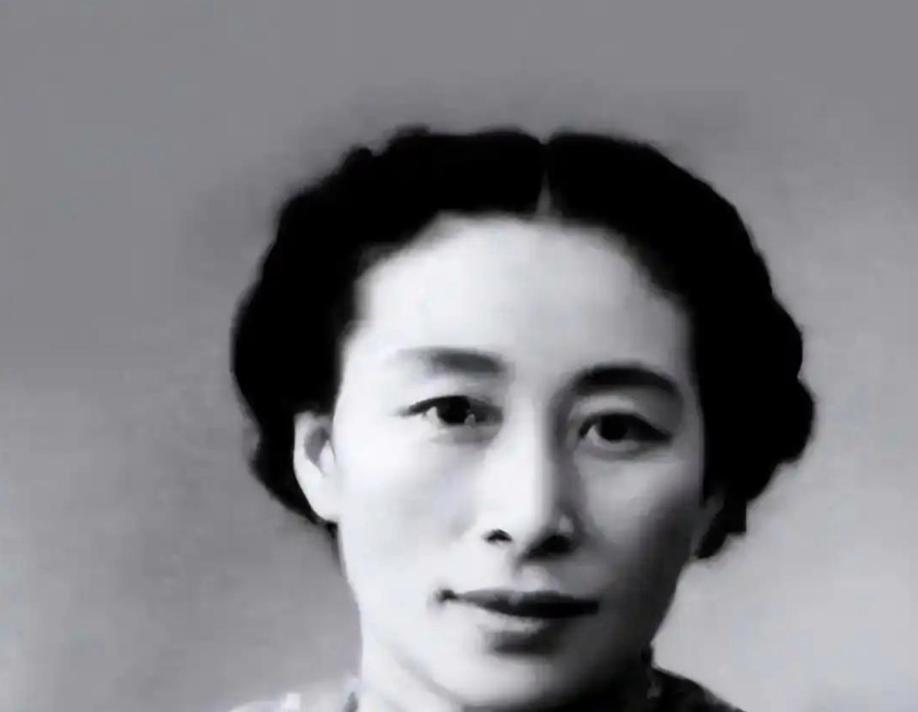 傅涯晚年赴台前向子女坦白：世人皆知她是陈赓遗孀，却不知她此行真正要见的，是海峡对