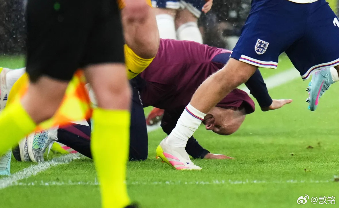 U21英格兰卫冕卡斯利的合同是到2027年欧青赛结束后到期，他希望能率队实现三