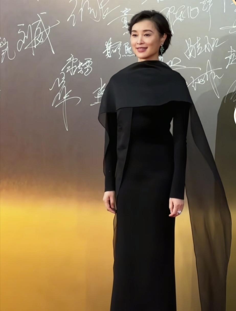 这几天被吴越刷屏了，我一直都很喜欢吴越，不知道为什么，就是喜欢她的长相，很高