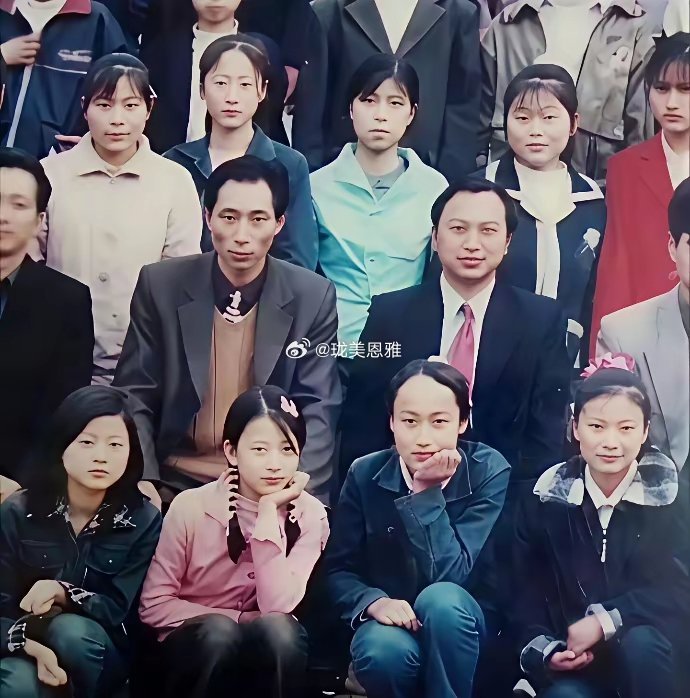 方媛中学毕业照就是天生丽质，天王郭富城真的好眼光