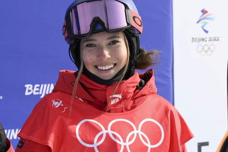 谷爱凌胜利秘诀: 训练全力以赴, 比赛从容无畏