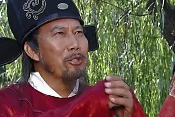 “朱元璋跪着请他出山，最后却站着看他被砍头”｜李善长：大明最惨开国功臣，不是败给