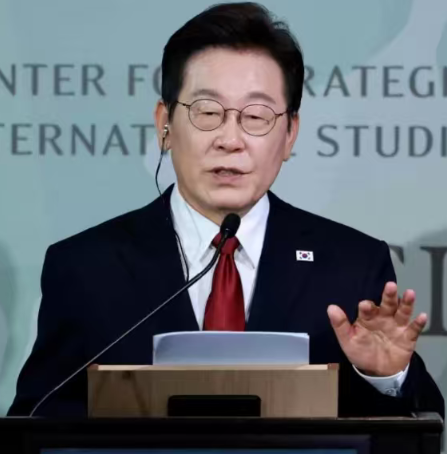 李在明为了当上韩国总统，当初也是下了大功夫，在韩国反美，反日，后来更是直接绝食抗