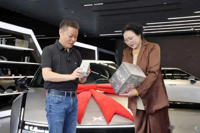 【王凤英入职小鹏3年获股权王凤英入职小鹏3年终获股权】5月8日，据鞭牛士消息，王