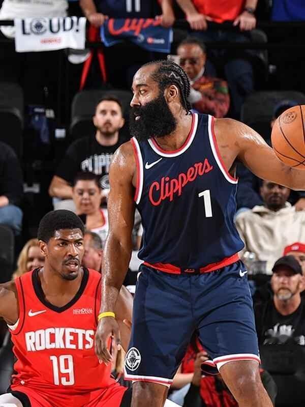 火箭想拿一堆锋线换回哈登？这哪是补强，这是让当家球星回来当爹。说白了，火箭队现