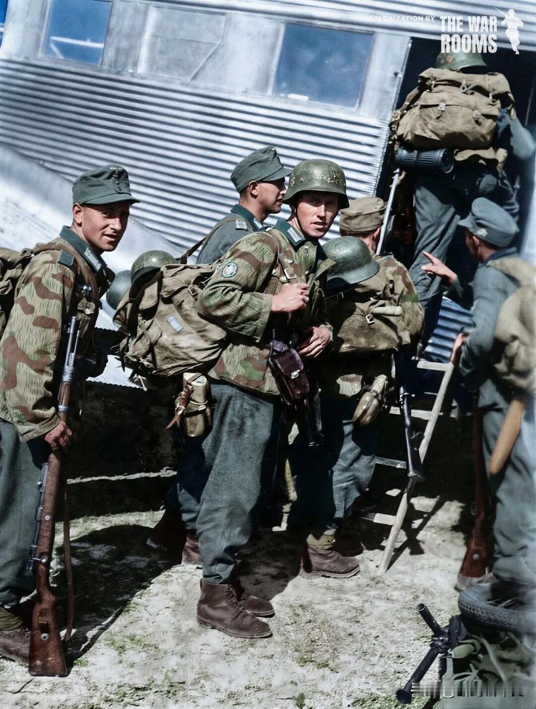 正在登机执行任务的德军山地猎兵（Gebirgsjäger）。德军影像历史