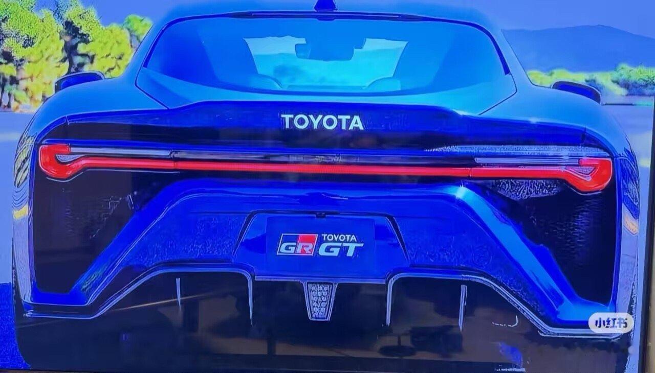 我说这个勺子灯越看越眼熟呢，恍然大悟。