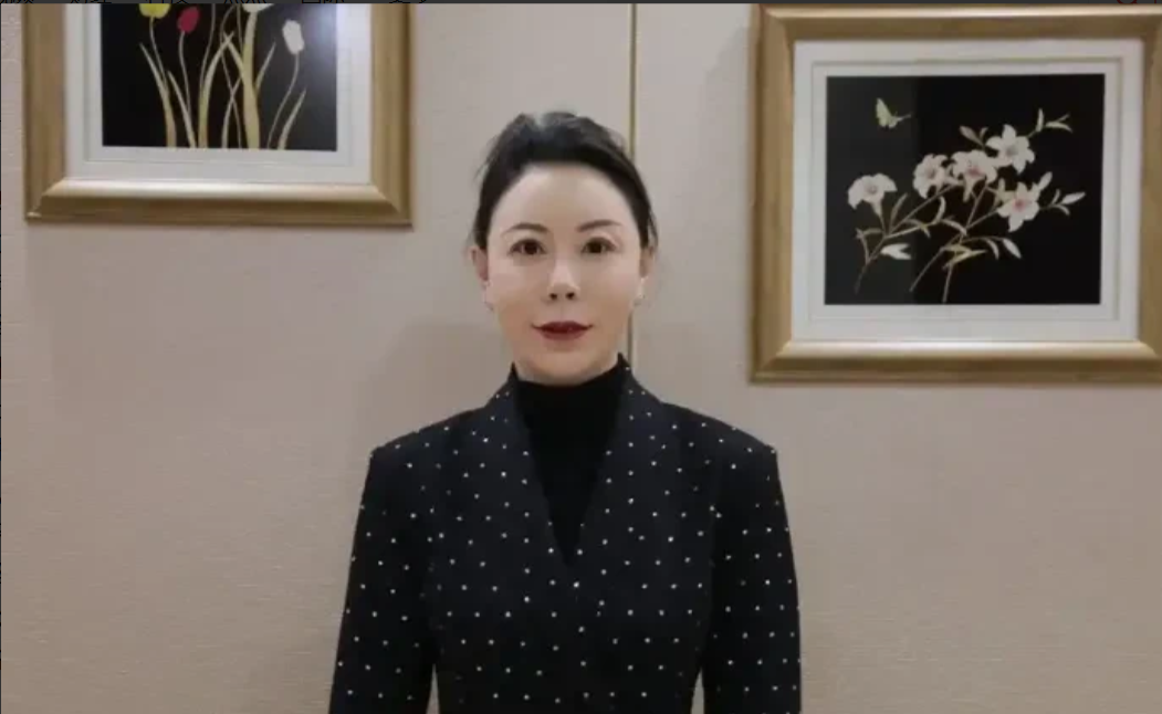 真是厉害了！她是开放大学毕业的，也就是以前的电大在职大学学历，担任了几个重要职务