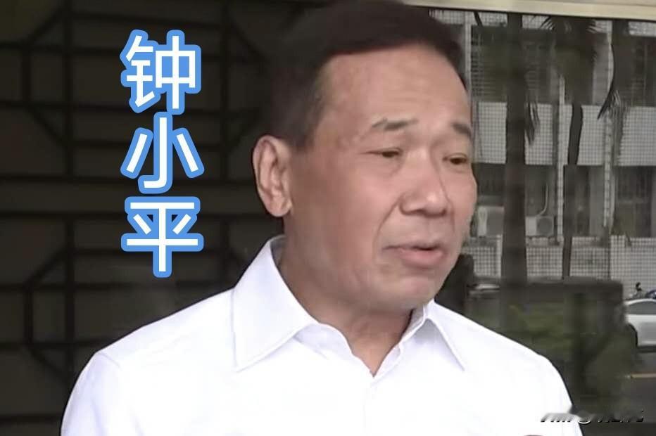 国民党籍台北市议会议员钟小平今天把郭正亮告了。8月24日，钟小平前往台北地检
