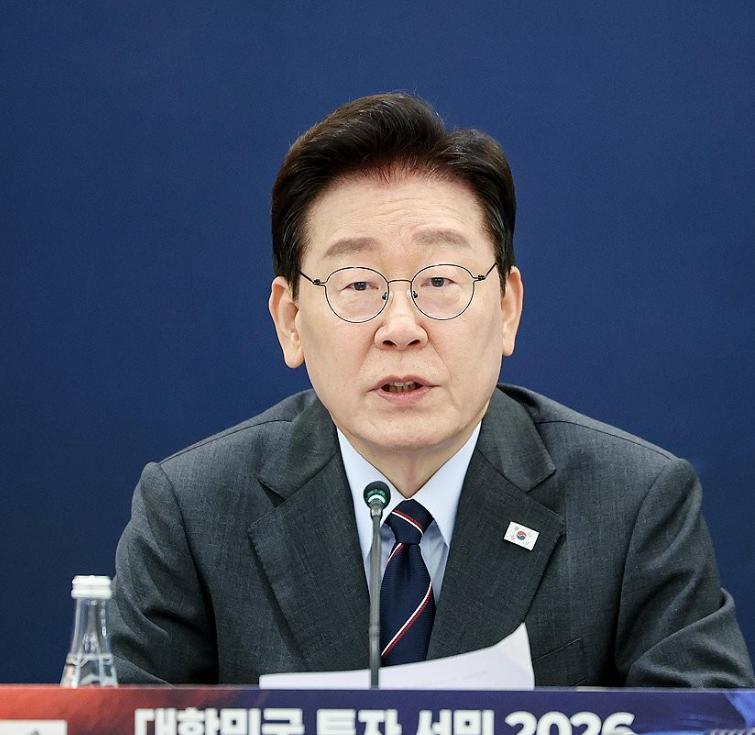 新加坡联合早报今日（9月25日）消息：“韩国总统李在明称，乌克兰总统泽连斯基曝出