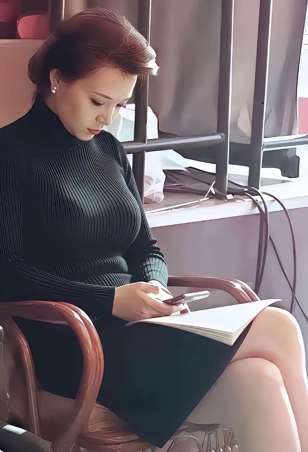 这个熟女属于什么级别的干部啊