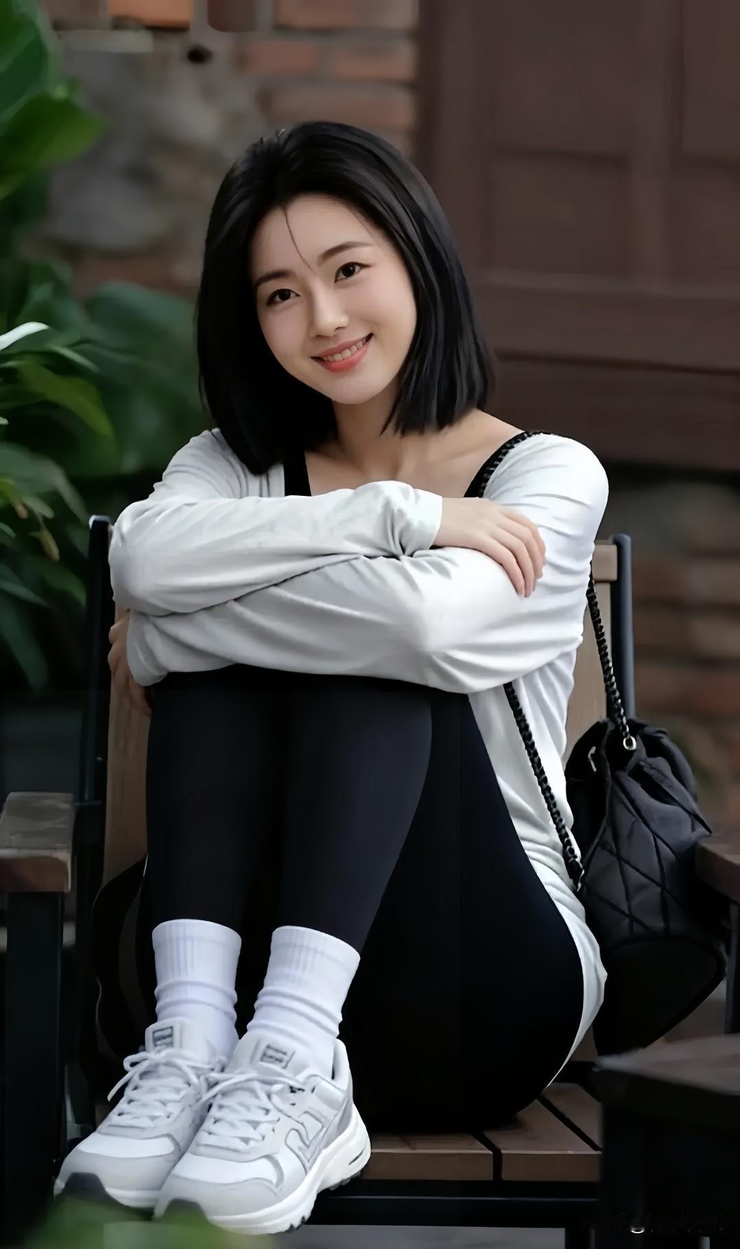 元气少女穿搭，黑白配，清新自然，元气满满！🌟💖晒图笔记大赛手机随手拍原创