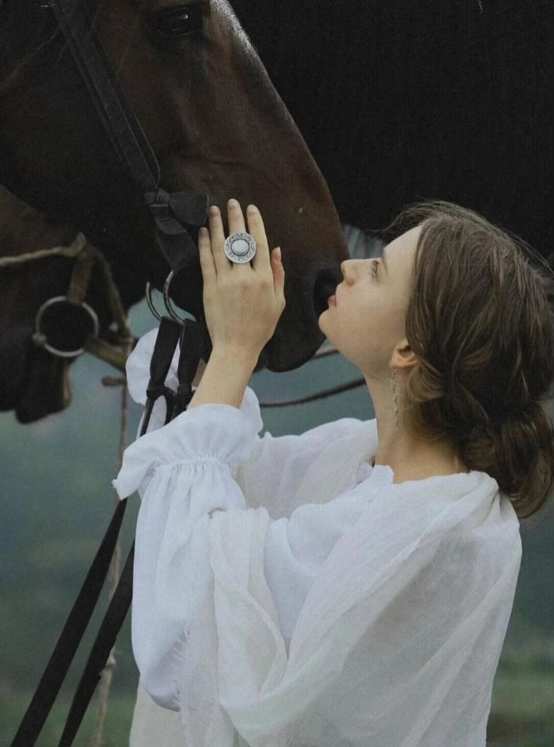 经过社会的打磨才明白的道理：1、如果有人两次不回你的信息，就不要再主动联系了，因