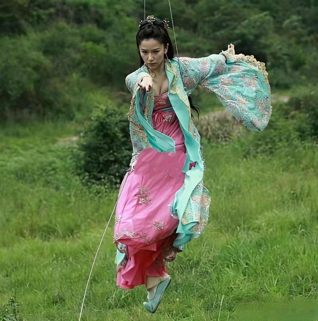 这竟然是阚清子早期的样子，太不像了，我都没认出来