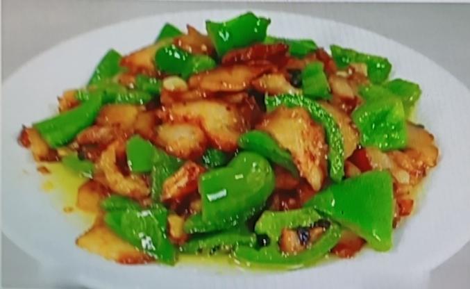 想补钾的宝子有福了，这八种蔬菜换着吃，让你钾含量满满。菠菜富含铁和钾，水煮凉拌都