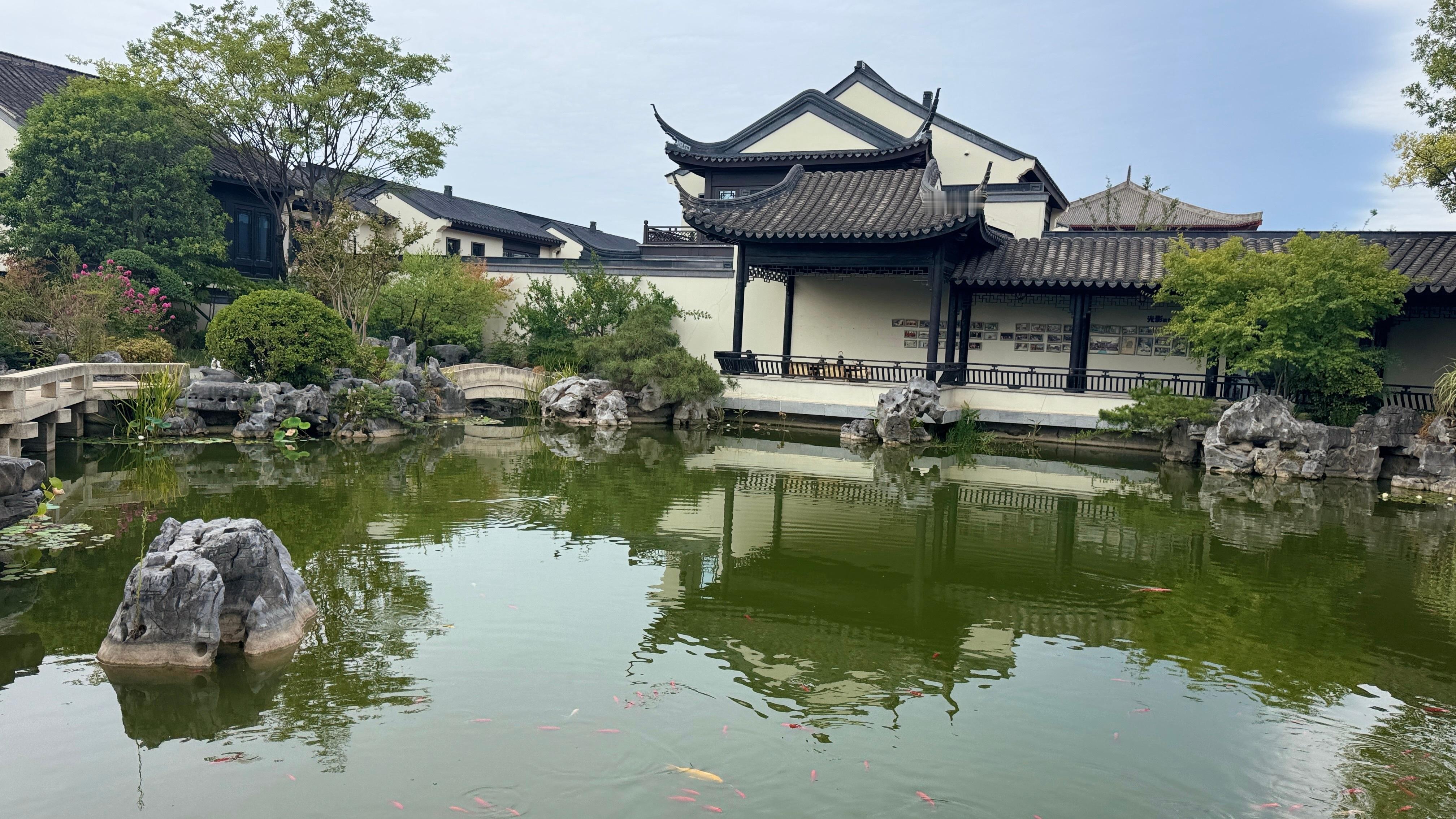 弘一法师说：“你现在碰到的每个困境，基本都是针对你性格的弱点而量身定制，所以命运