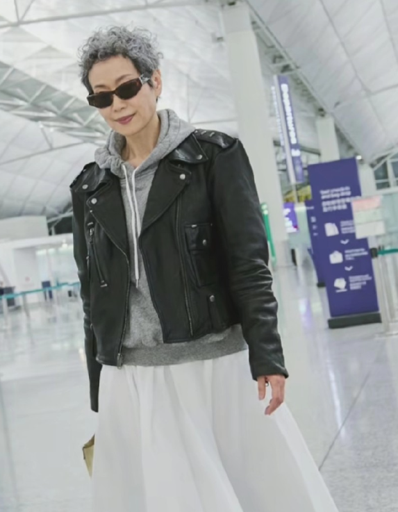 花期长短并不是季节说了算而是自己决定我们优秀的叶童老师真的是越来越闪耀，无论在