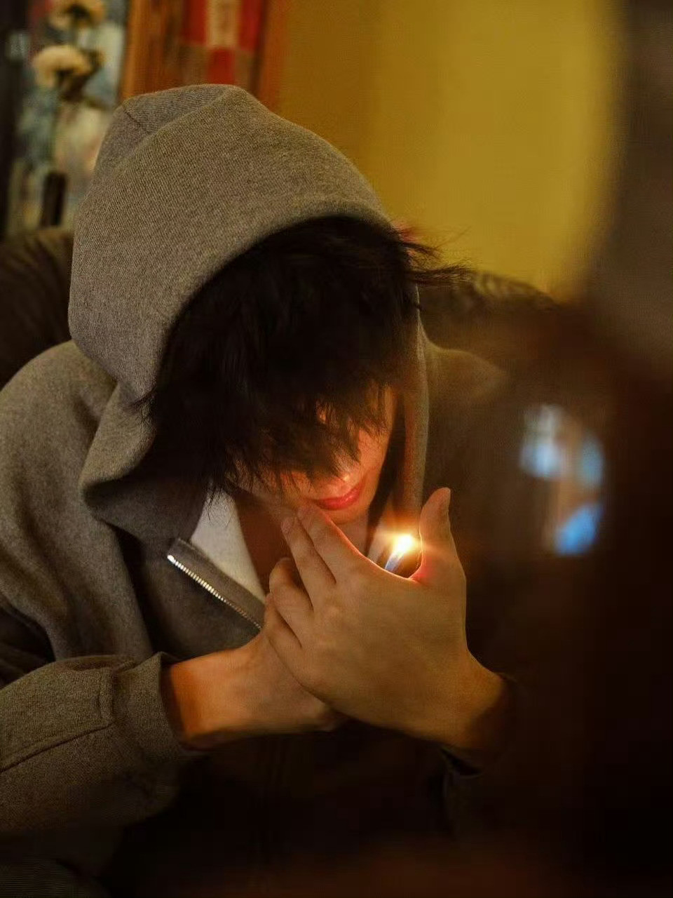 蓝调时刻感觉至上卷毛戴耳机都是一个团队拍的咧预感休息室还能像牙膏一样挤出