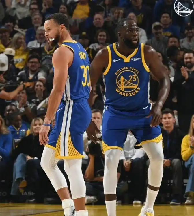 勇士不如做尼克斯雄鹿交易得三方，得到唐斯，唐斯非常合适库里格林只从球员风格来看