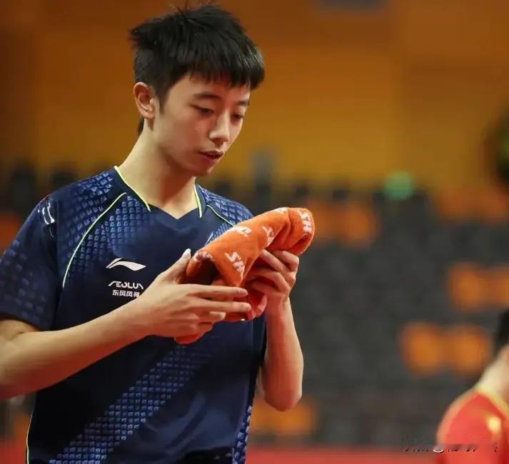 向鹏赢了，图图加油！陈垣宇阻击西蒙·高茨，轻装上阵放手一搏搏～WTT横滨冠军