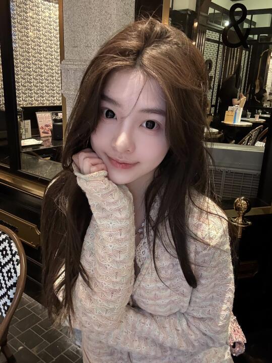 嘻嘻一眼小香