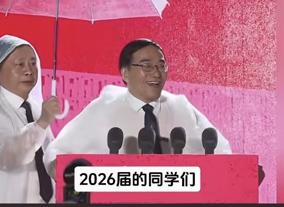 宁波大学开学典礼，中国科学院院士、校长蔡荣根准备了3000多字演讲稿却临场浓缩三句话，用时仅仅40妙