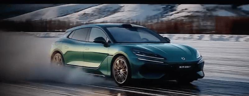 2026款腾势Z9GT，外观主要变化包括‌激光雷达位置调整至车顶‌以提升感知能力