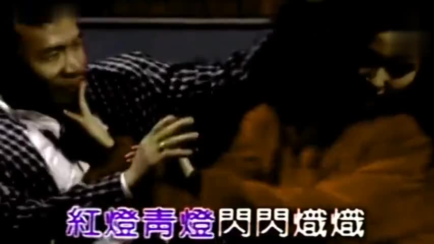 陈小云舞女曲谱_陈小云游泳过栏动图