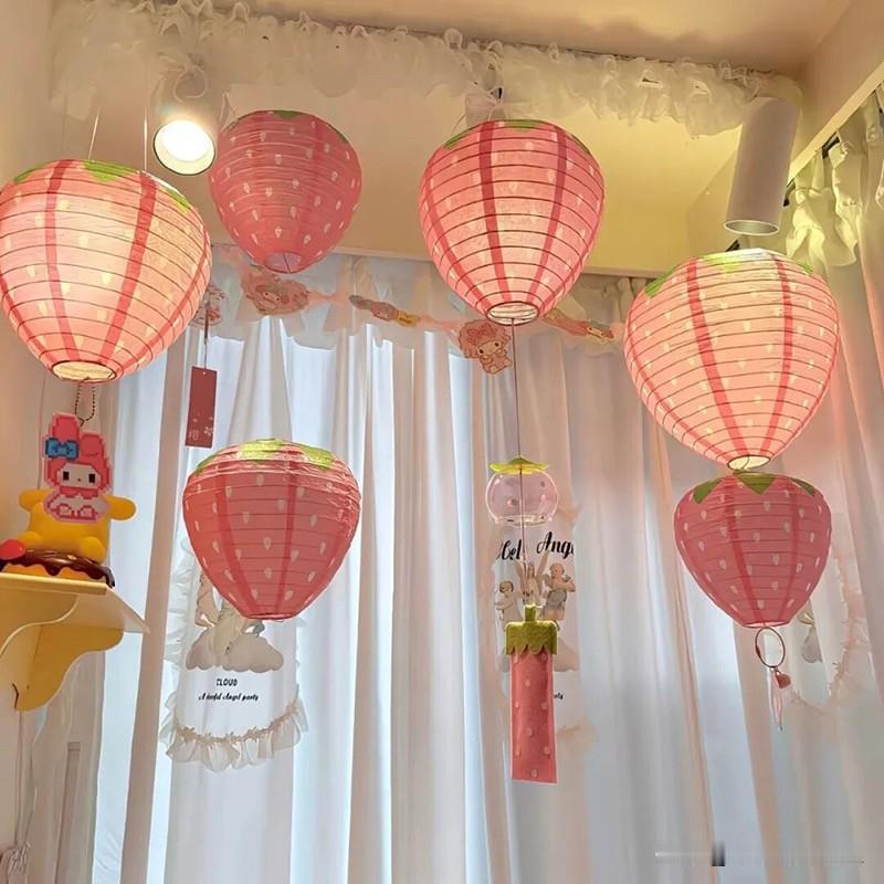 当十二星座收到前任消息……白羊：滚金牛：不回复但截图发闺蜜双子：先聊着，