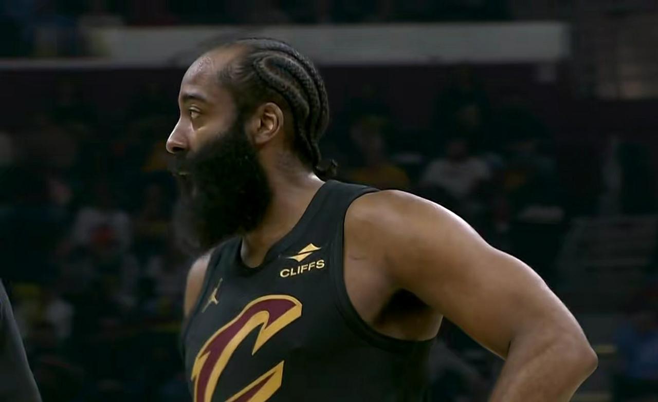 骑士输球输的很及时！客场被雷霆3阵打爆并非坏事，为何会这么说？看完你就明白了，必