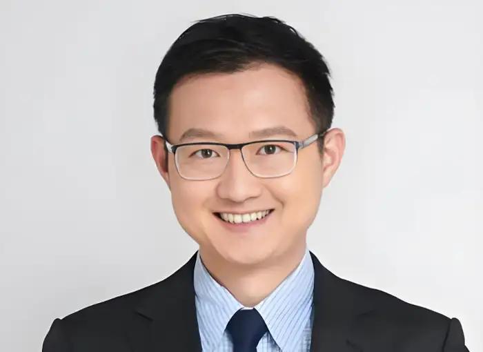 信达证券研究所所长左前明，42岁的老男人，利用职务之便把女下属唐婵玉带去上海ic