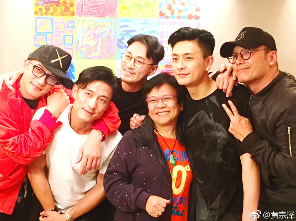 黄宗泽一直说自己是独生子，但他其实是有同父异母的弟弟妹妹，只不过彼此应该没啥联系