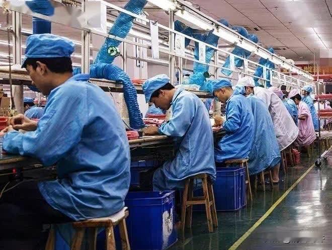 所谓制造业短少工人，年轻人不愿进工厂都是屁话。他们缺的不是工人，而是奴隶是牛马！