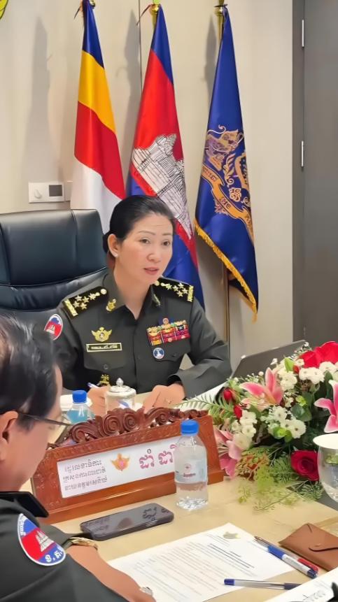 你可能不知道，柬埔寨军队最缺的是士兵，但最不缺的是将军。 这个国家军队的结构